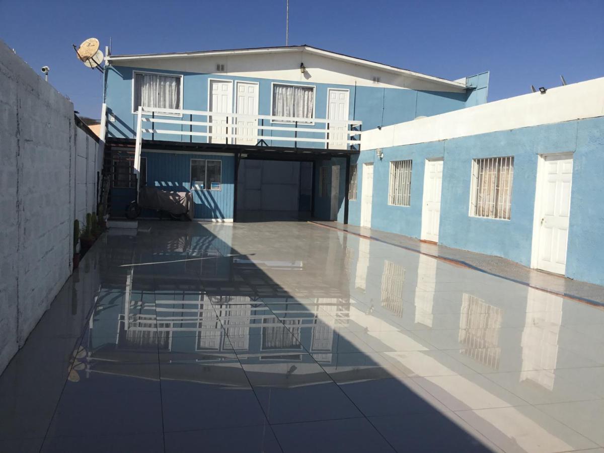 Hostal Playa Brava كالديرا المظهر الخارجي الصورة